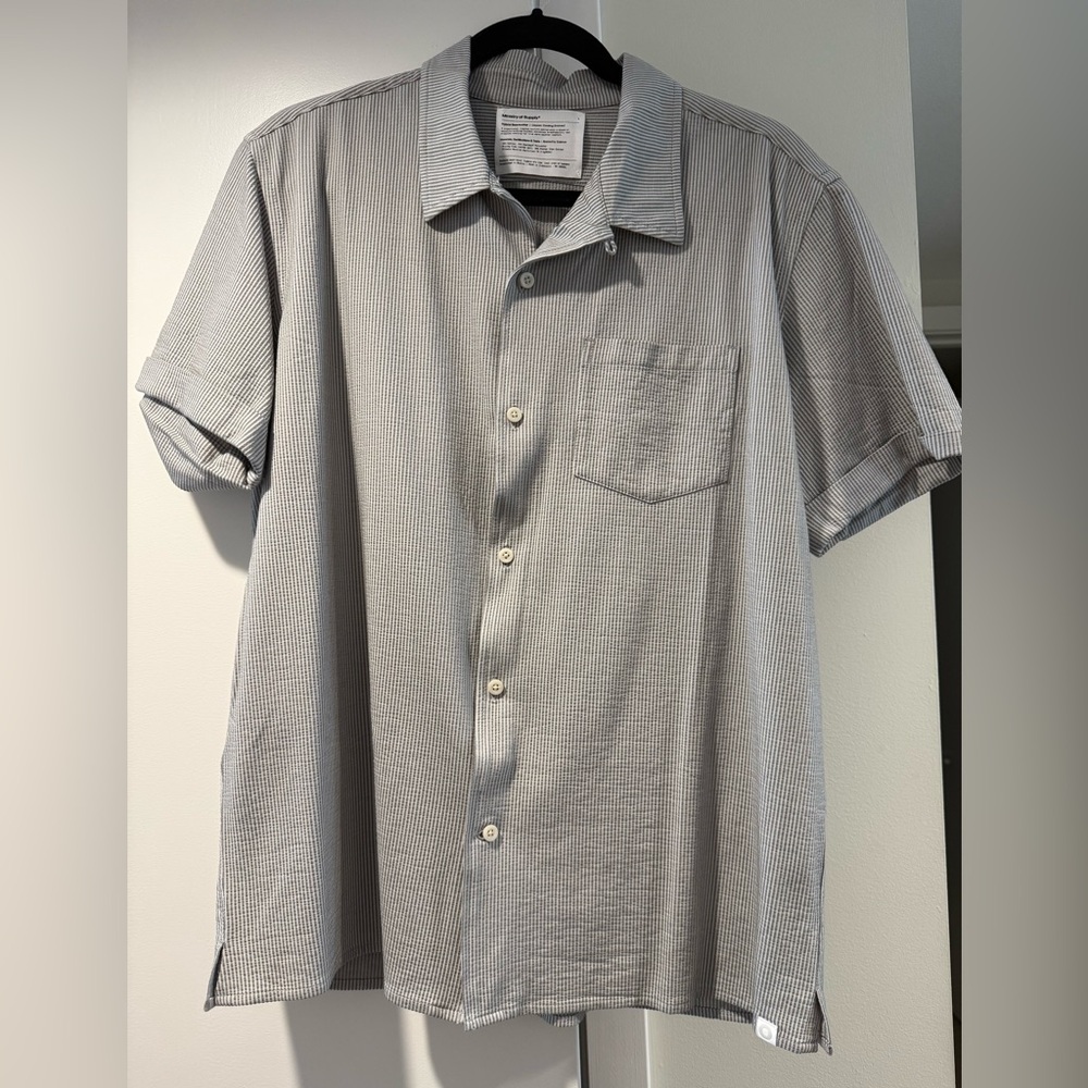 Ministry of Supply Gray and White Seersucker Button Down Shirt